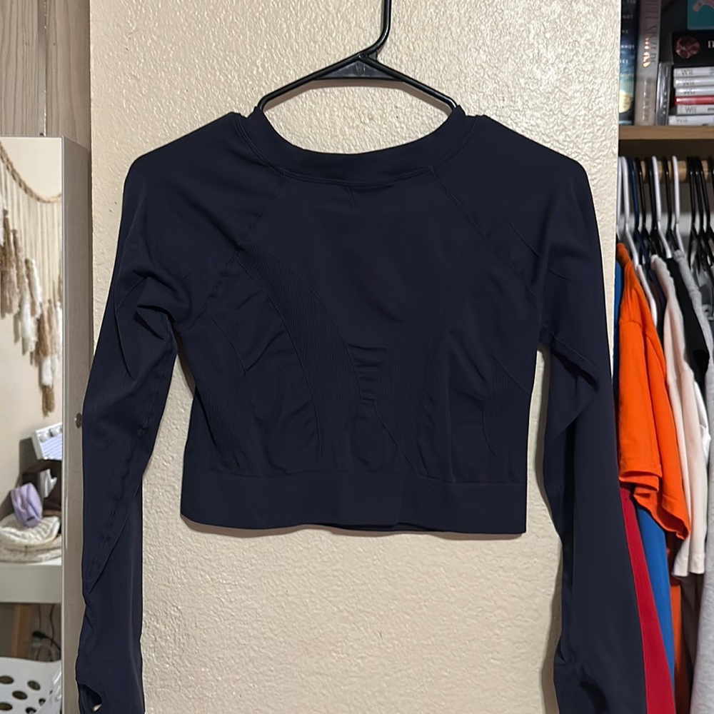 Cropped black long sleeve workout top